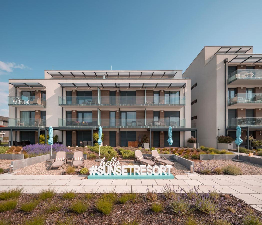 Sunset Resort - Lakeside Boutique Apartments Fonyod Luaran gambar